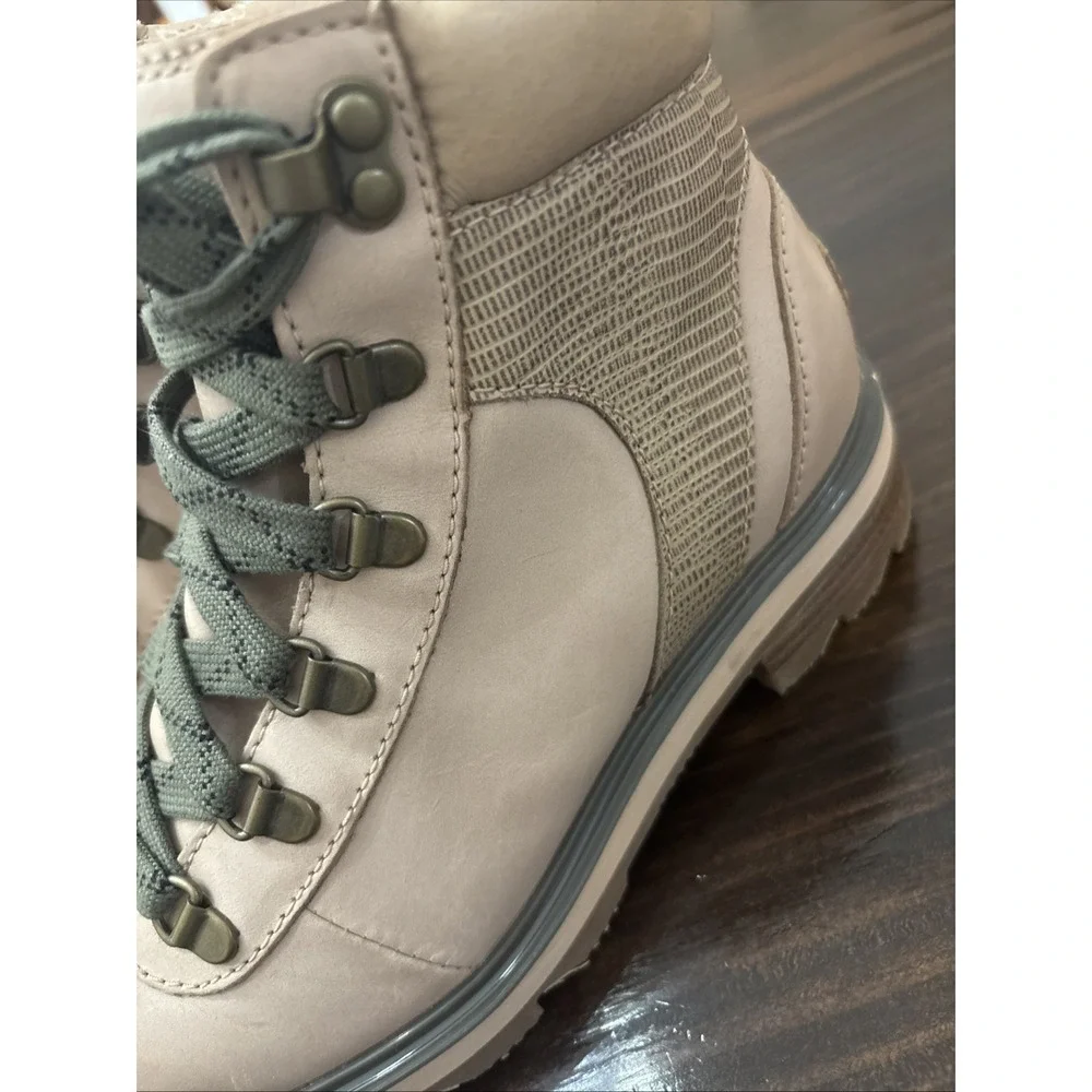 Sorel Women's Lennox Hiking Boot Waterproof,m Snakeskin size 6.5 UNWORN